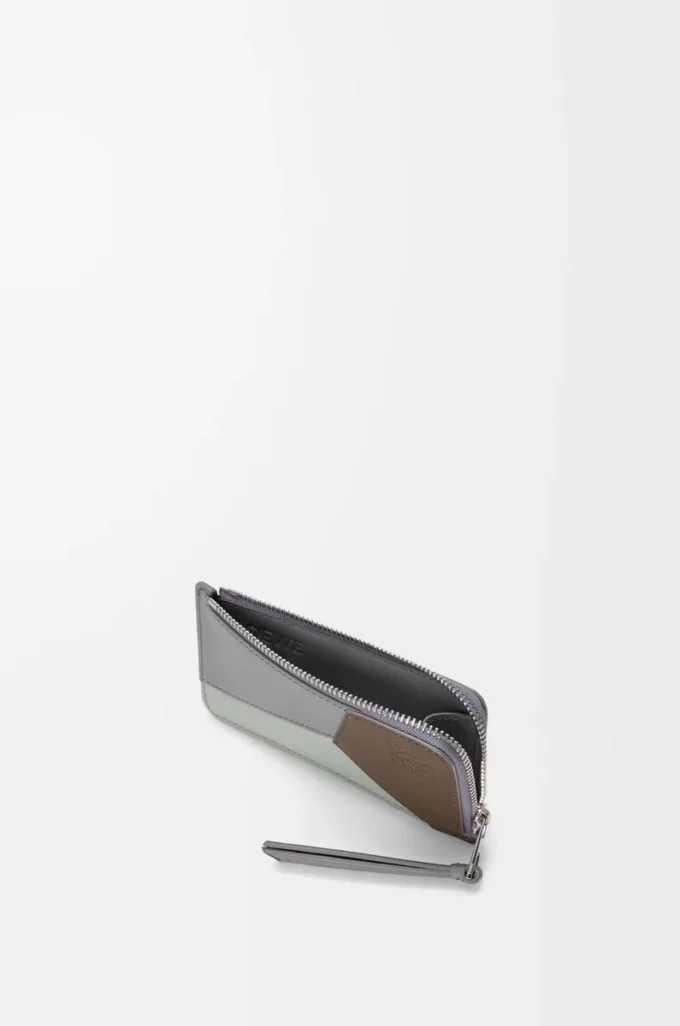 Puzzle coin cardholder in classic calfskin Winter Brown/Ash Grey Puzzle coin cardholder in classic calfskin Winter Brown/Ash Grey