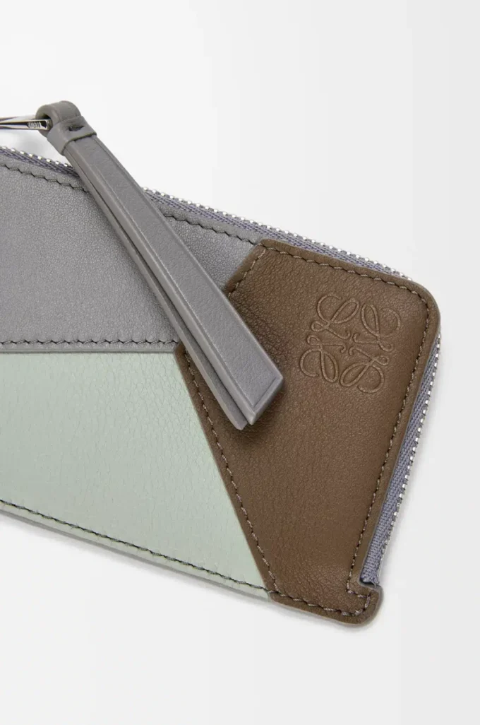 Puzzle coin cardholder in classic calfskin Winter Brown/Ash Grey Puzzle coin cardholder in classic calfskin Winter Brown/Ash Grey