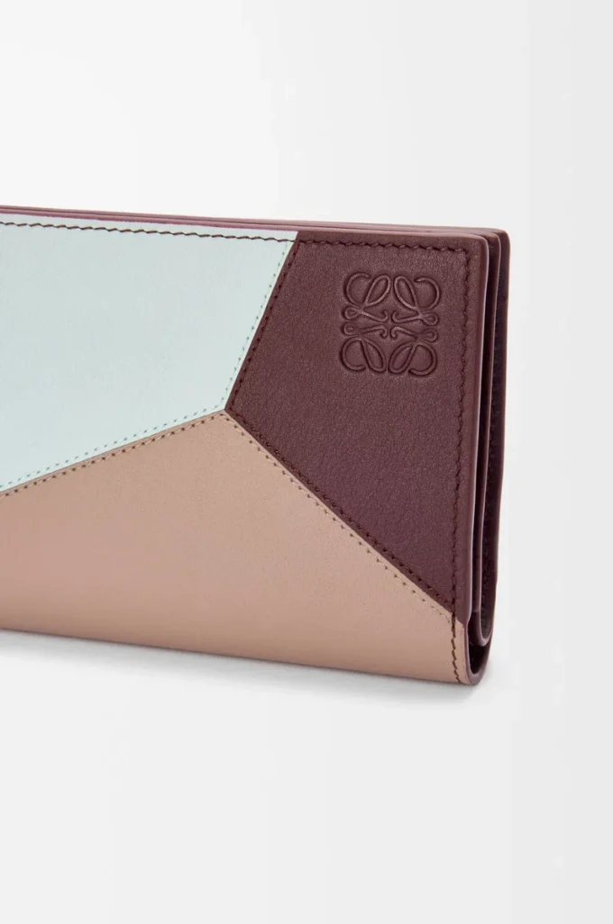 Puzzle compact wallet in classic calfskin Frozen/Dark Burgundy Puzzle compact wallet in classic calfskin Frozen/Dark Burgundy