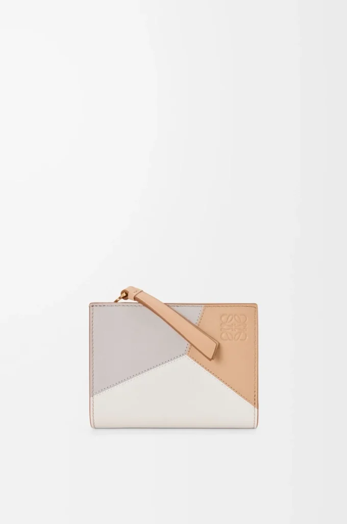 Puzzle compact wallet in classic calfskin Ghost/Silky Beige Puzzle compact wallet in classic calfskin Ghost/Silky Beige