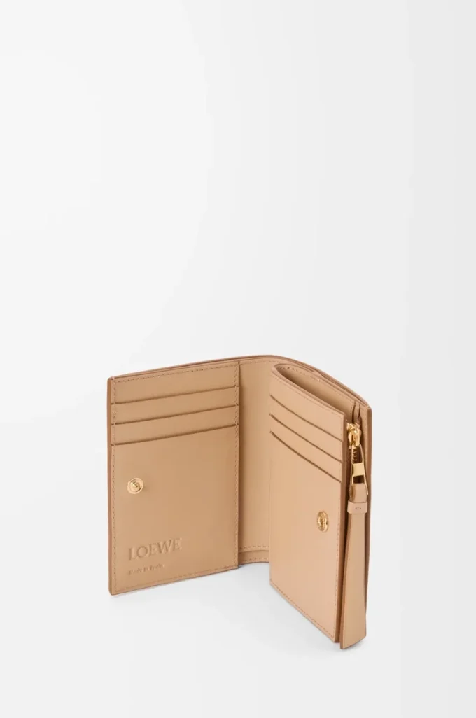 Puzzle compact wallet in classic calfskin Ghost/Silky Beige Puzzle compact wallet in classic calfskin Ghost/Silky Beige