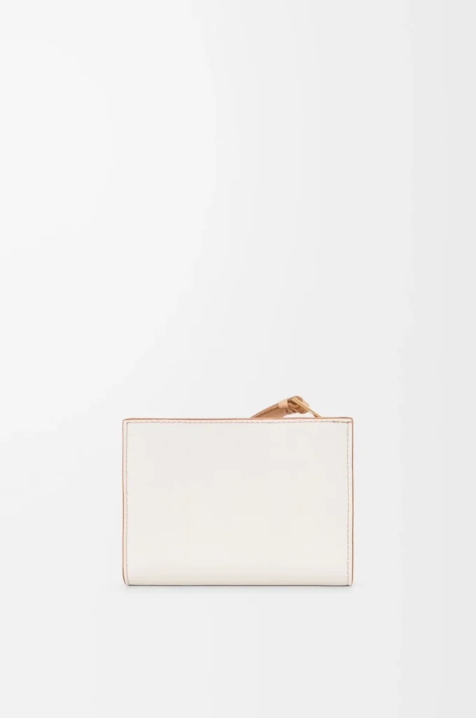 Puzzle compact wallet in classic calfskin Ghost/Silky Beige Puzzle compact wallet in classic calfskin Ghost/Silky Beige