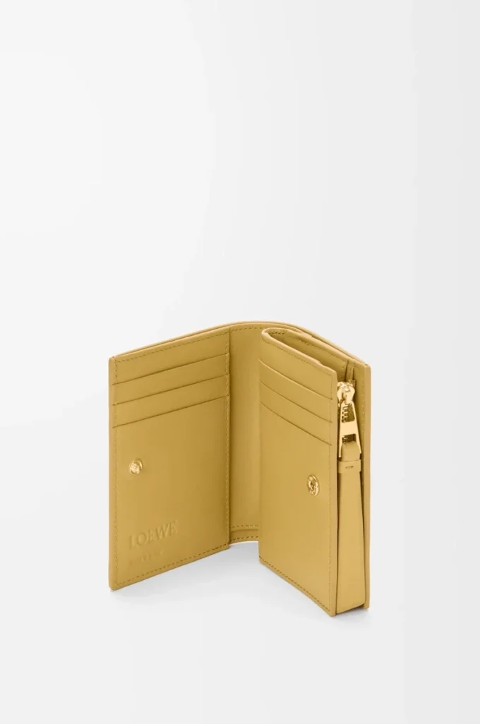 Puzzle compact wallet in classic calfskin Ginger/Sea Salt Puzzle compact wallet in classic calfskin Ginger/Sea Salt