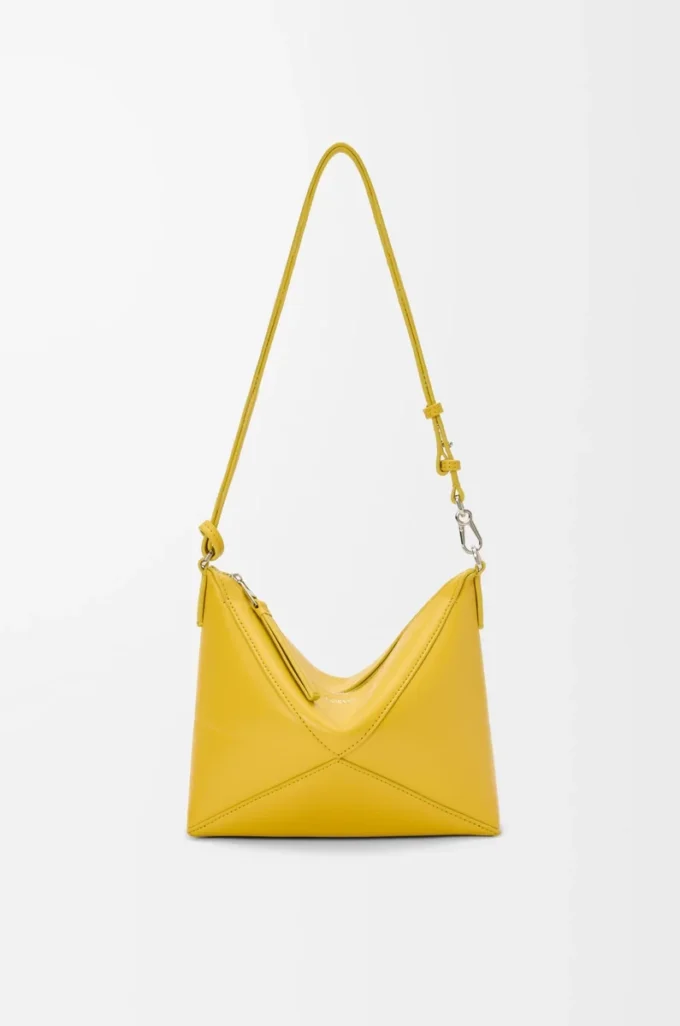 Puzzle Fold pouch in shiny nappa calfskin Dandelion Puzzle Fold pouch in shiny nappa calfskin Dandelion