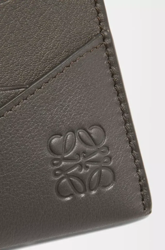 Puzzle plain cardholder in classic calfskin Dark Grey Puzzle plain cardholder in classic calfskin Dark Grey