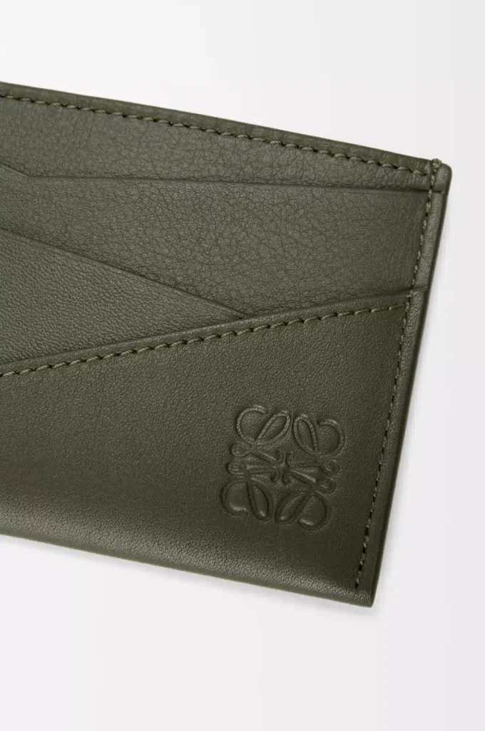 Puzzle plain cardholder in classic calfskin Dark Khaki Puzzle plain cardholder in classic calfskin Dark Khaki
