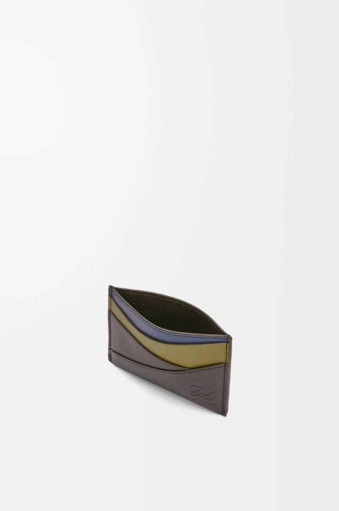 Puzzle plain cardholder in classic calfskin Olive/Dark Brown Puzzle plain cardholder in classic calfskin Olive/Dark Brown
