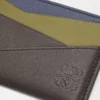 Puzzle plain cardholder in classic calfskin Olive/Dark Brown Puzzle plain cardholder in classic calfskin Olive/Dark Brown