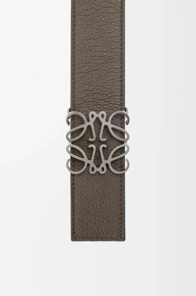 Reversible Anagram belt in soft grained calfskin and smooth calfskin Tundra/Black/Pewter Reversible Anagram belt in soft grained calfskin and smooth calfskin Tundra/Black/Pewter