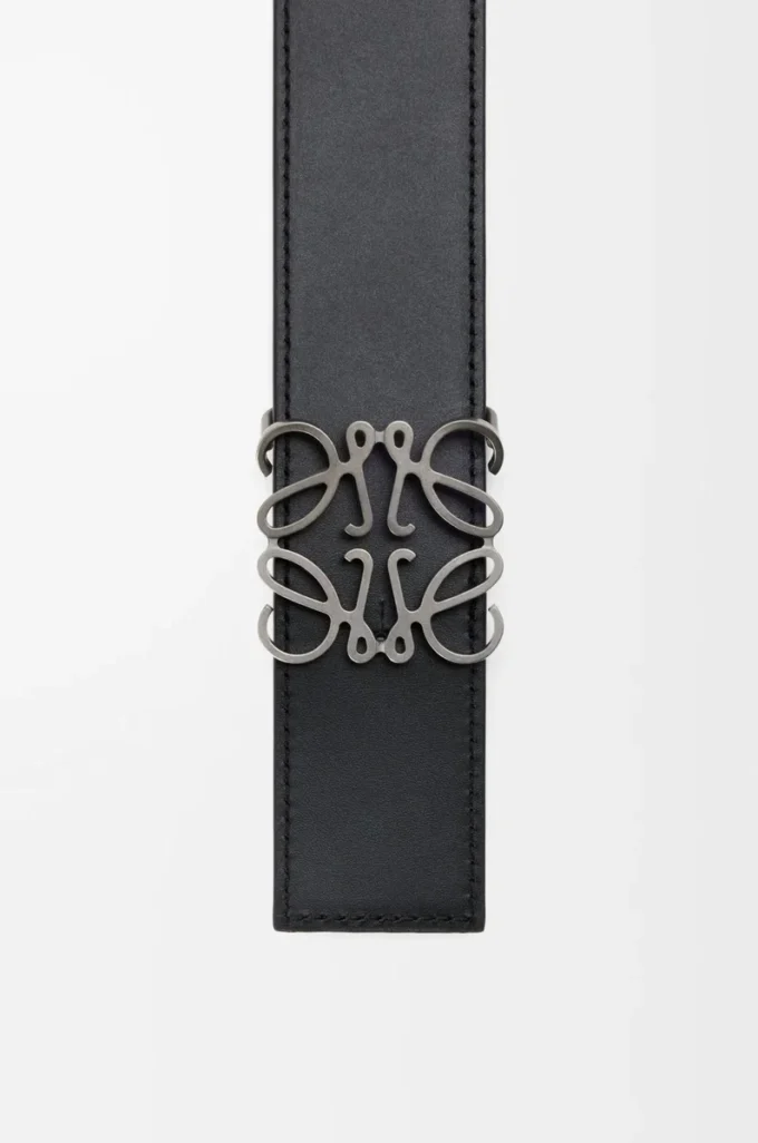 Reversible Anagram belt in soft grained calfskin and smooth calfskin Tundra/Black/Pewter Reversible Anagram belt in soft grained calfskin and smooth calfskin Tundra/Black/Pewter