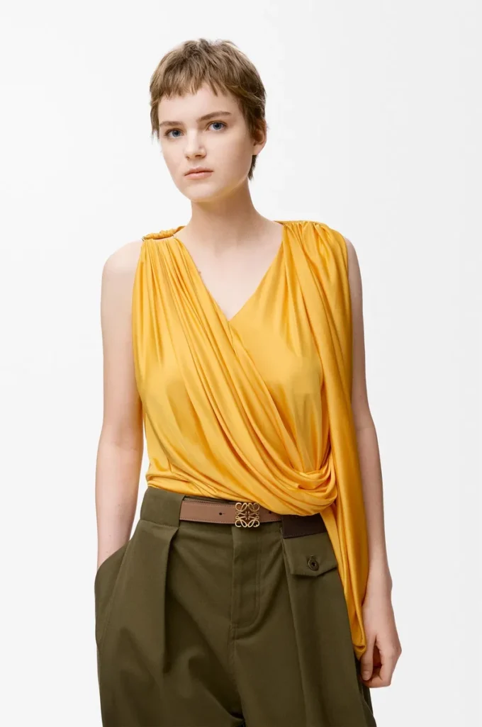 Reversible Anagram Bombé belt in smooth calfskin Mocha/Slate Reversible Anagram Bombé belt in smooth calfskin Mocha/Slate