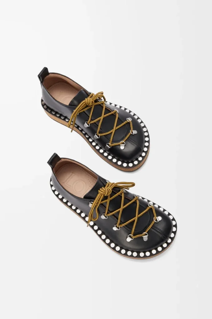 Rivet lace-up in vegetable-tanned calfskin Black Rivet lace-up in vegetable-tanned calfskin Black