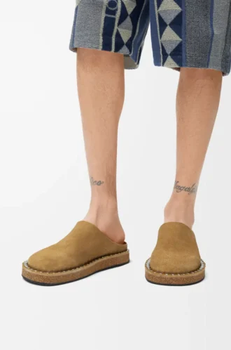 Rivet mule in calfskin suede Medium Tabacco
