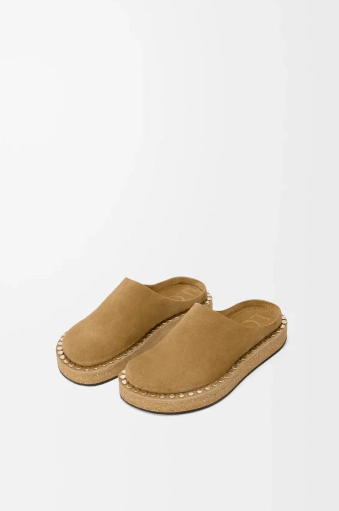 Rivet mule in calfskin suede Medium Tabacco