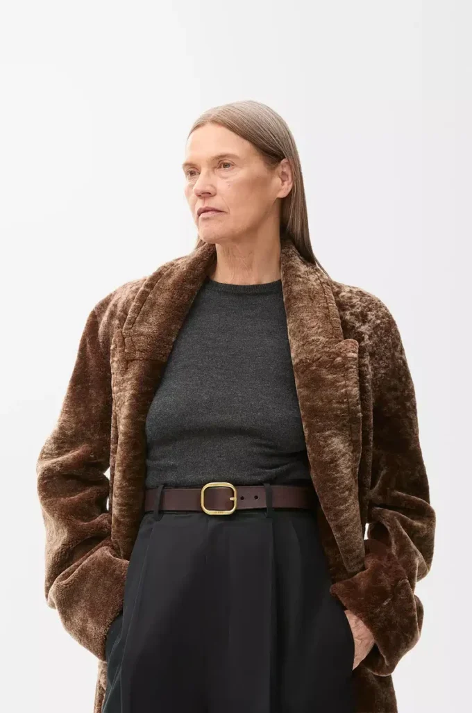 Rounded soft belt in classic calfskin Dark Brown Rounded soft belt in classic calfskin Dark Brown