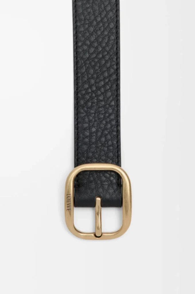 Rounded soft belt in supple grained calfskin Black/Gold Rounded soft belt in supple grained calfskin Black/Gold