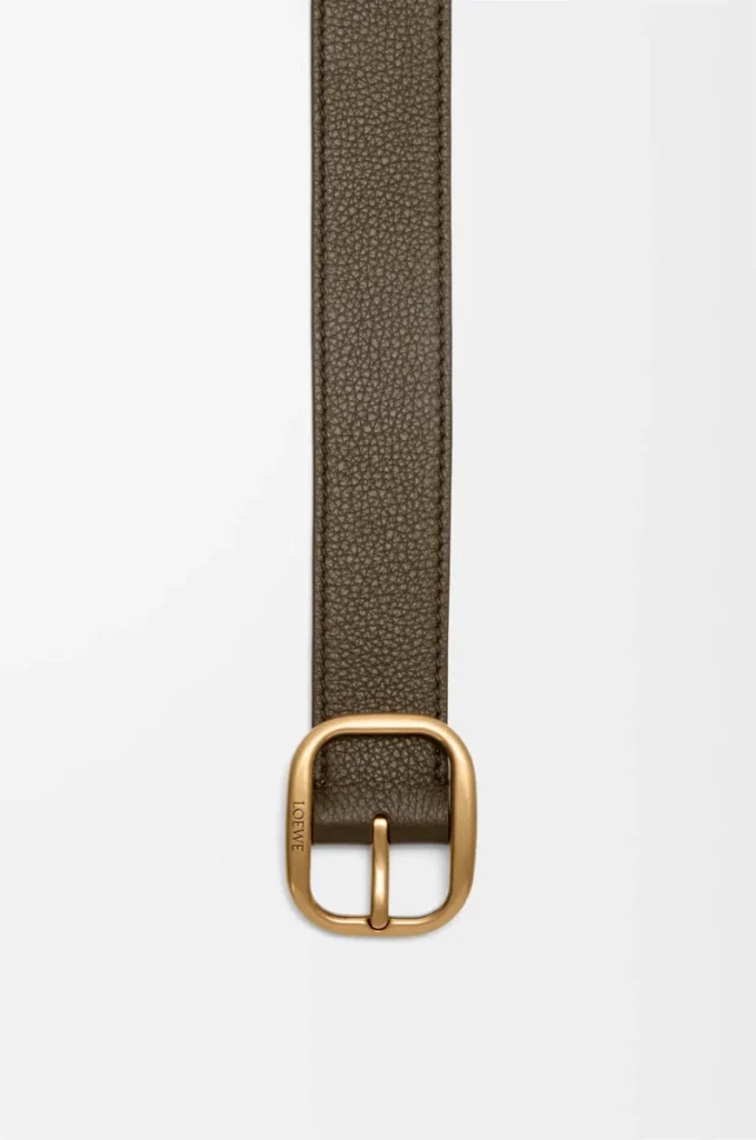 Rounded soft belt in supple grained calfskin Tundra/Gold Rounded soft belt in supple grained calfskin Tundra/Gold