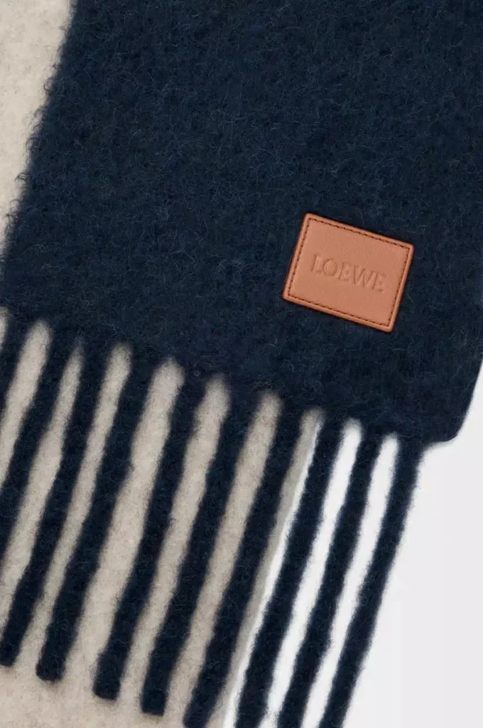 Scarf in alpaca and wool blend Navy Blue/Sandstone Scarf in alpaca and wool blend Navy Blue/Sandstone