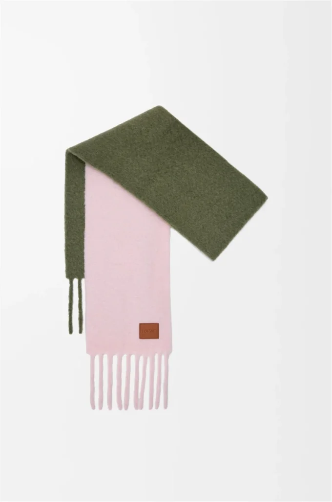 Scarf in alpaca and wool blend Soft Pink/Khaki Green Scarf in alpaca and wool blend Soft Pink/Khaki Green