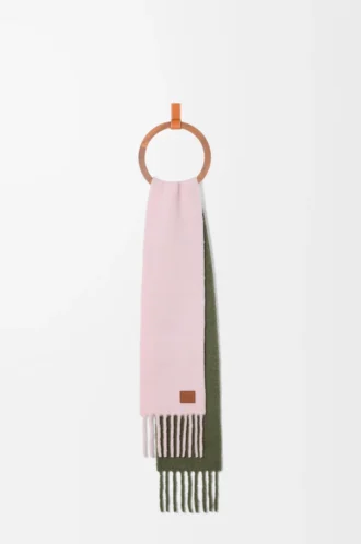 Scarf in alpaca and wool blend Soft Pink/Khaki Green Scarf in alpaca and wool blend Soft Pink/Khaki Green