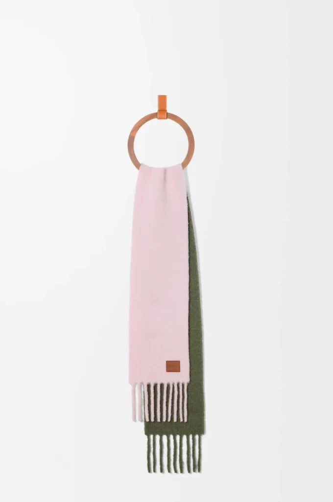 Scarf in alpaca and wool blend Soft Pink/Khaki Green Scarf in alpaca and wool blend Soft Pink/Khaki Green