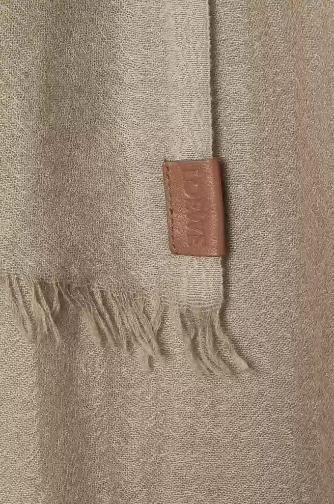 Scarf in cashmere Beige Scarf in cashmere Beige