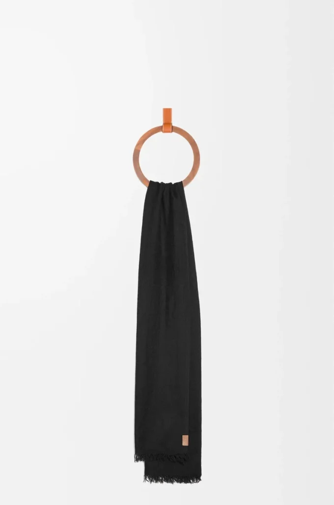 Scarf in cashmere Black Scarf in cashmere Black