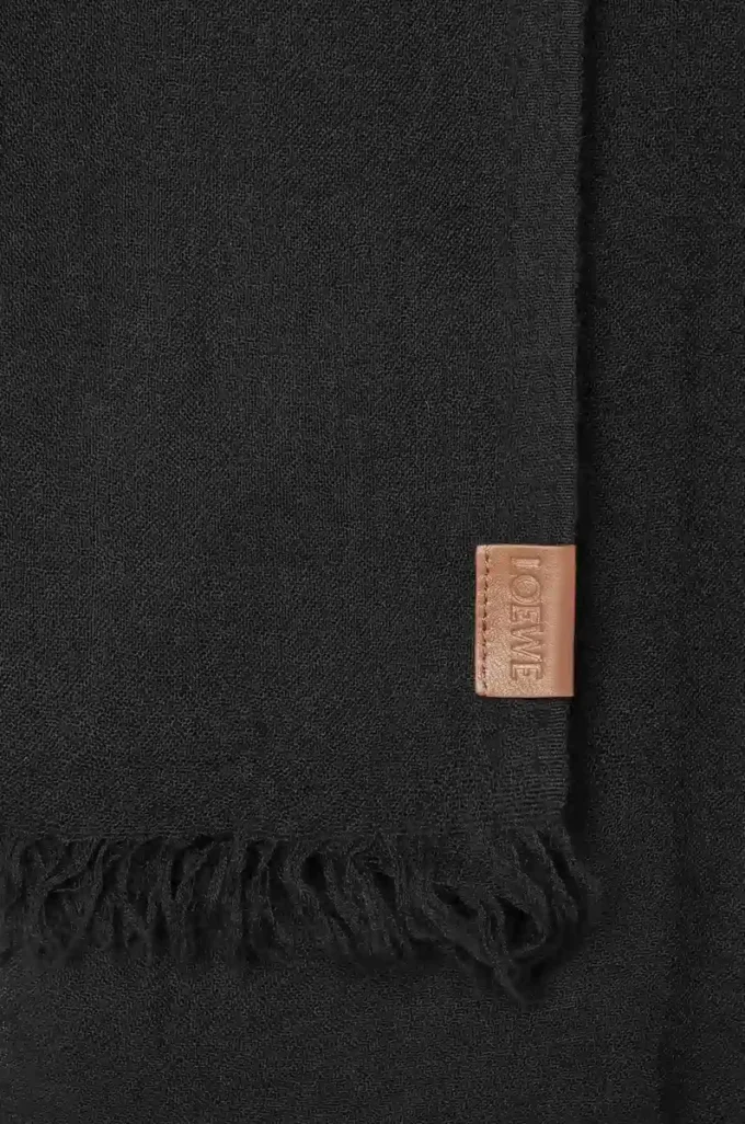 Scarf in cashmere Black Scarf in cashmere Black