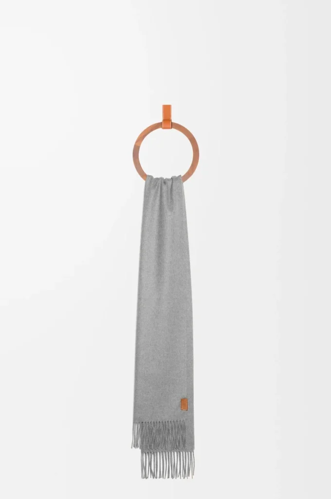 Scarf in cashmere Light Grey Scarf in cashmere Light Grey