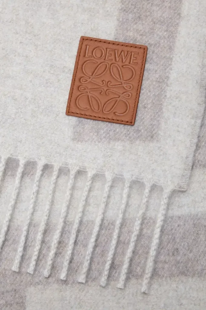 Scarf in cashmere Light Grey/Stone Scarf in cashmere Light Grey/Stone