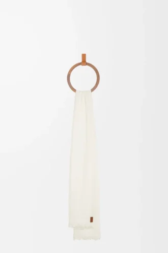 Scarf in cashmere White Scarf in cashmere White