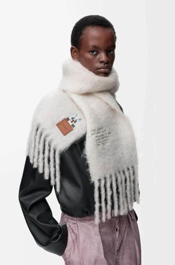 Scarf in mohair and wool blend White Scarf in mohair and wool blend White