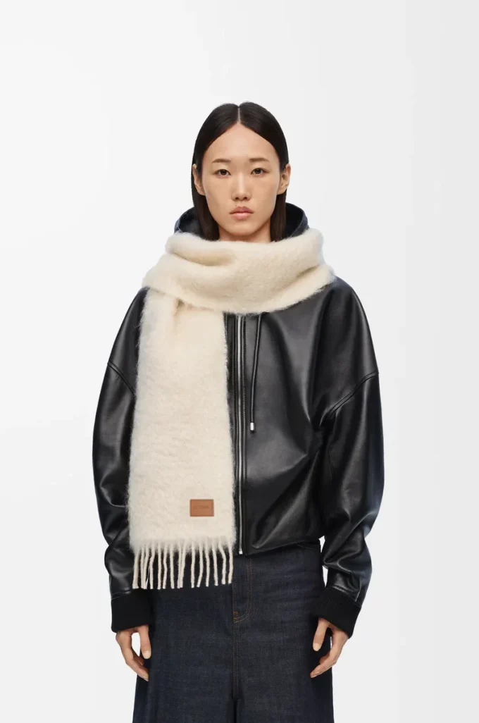 Scarf in mohair and wool blend White Scarf in mohair and wool blend White