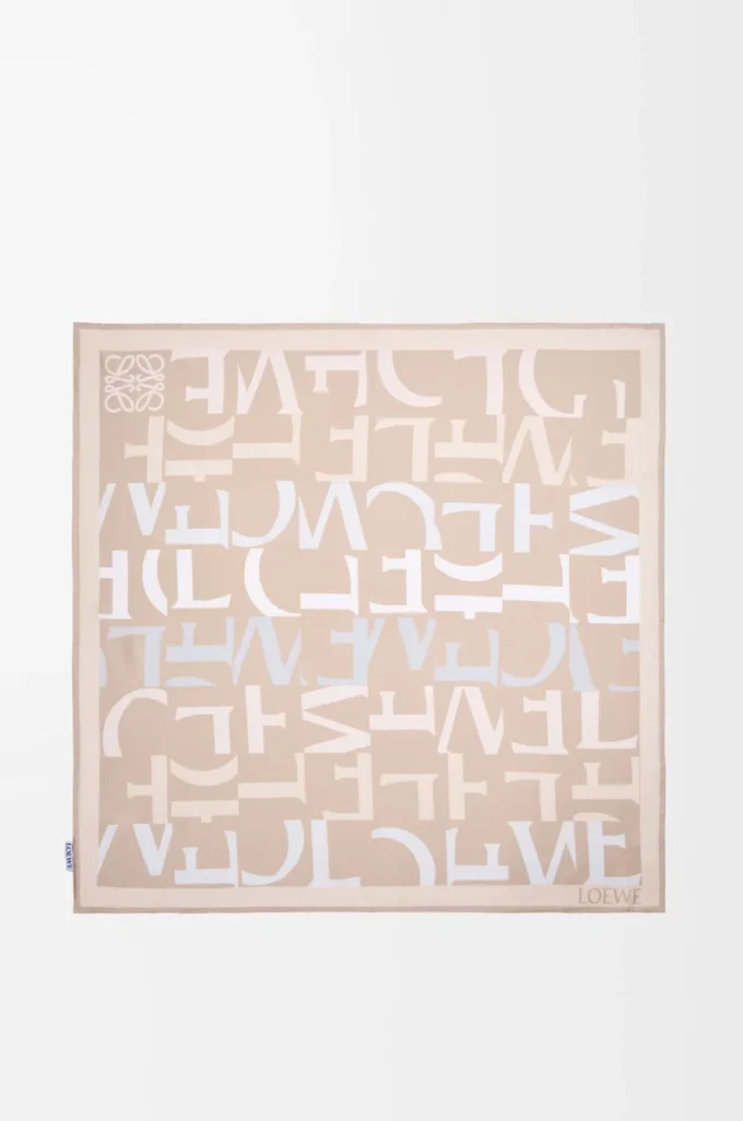 Scarf in silk Light Beige/Beige Scarf in silk Light Beige/Beige