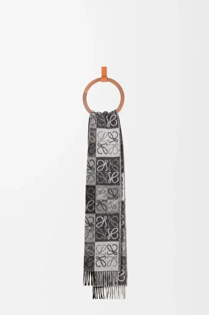 Scarf in wool and cashmere Black/White Scarf in wool and cashmere Black/White