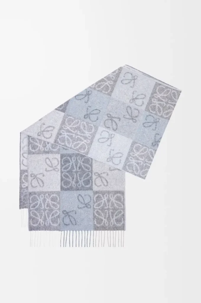 Scarf in wool and cashmere Blue/White Scarf in wool and cashmere Blue/White