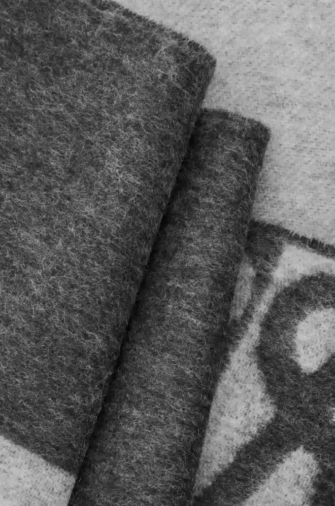 Scarf in wool and cashmere Dark Grey/Light Grey Scarf in wool and cashmere Dark Grey/Light Grey