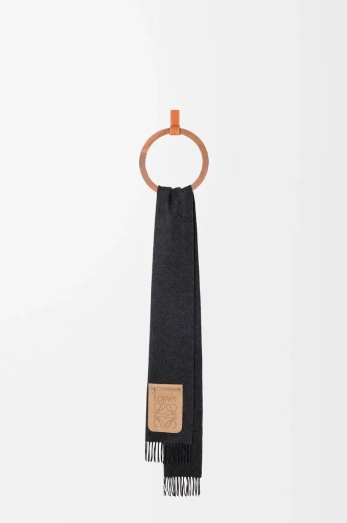 Scarf in wool and cashmere Dark Grey Melange Scarf in wool and cashmere Dark Grey Melange