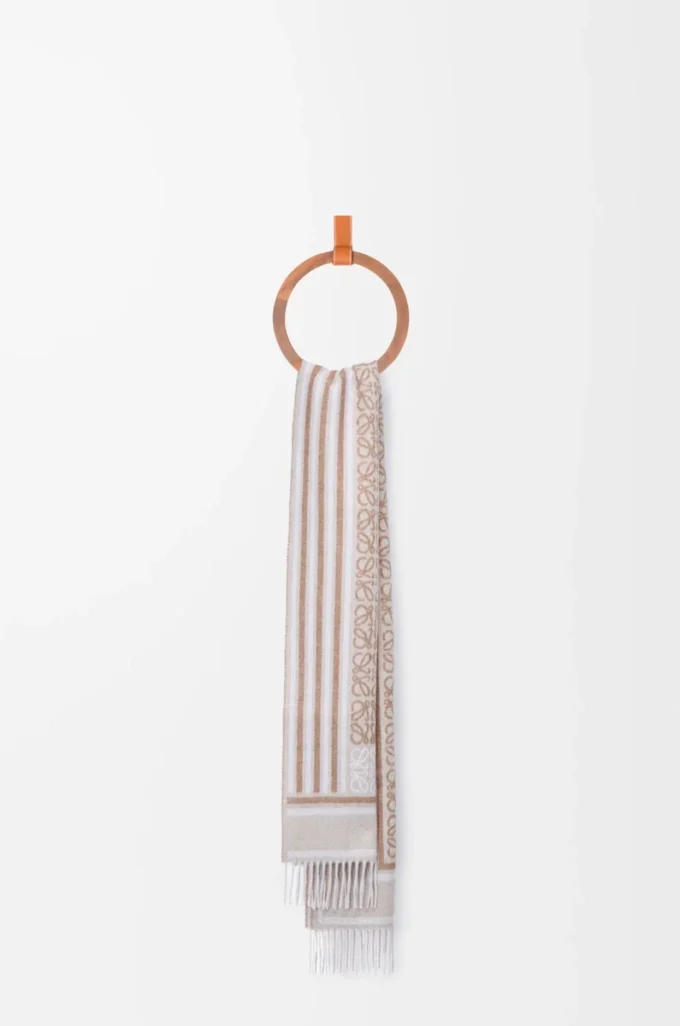 Scarf in wool and cashmere Light Beige Scarf in wool and cashmere Light Beige