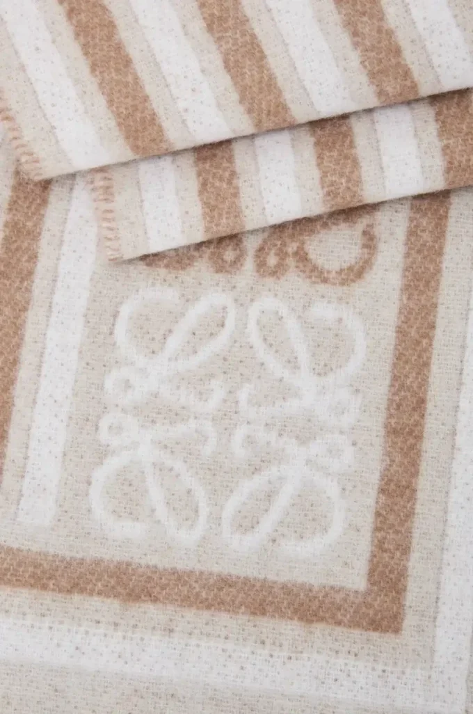 Scarf in wool and cashmere Light Beige Scarf in wool and cashmere Light Beige