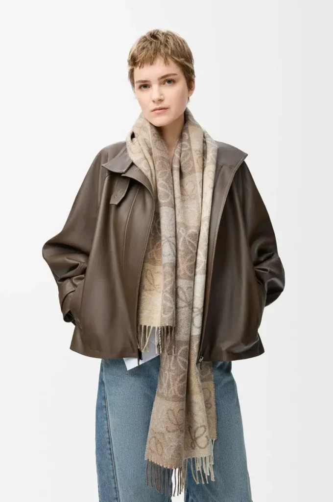 Scarf in wool and cashmere White/Beige Scarf in wool and cashmere White/Beige