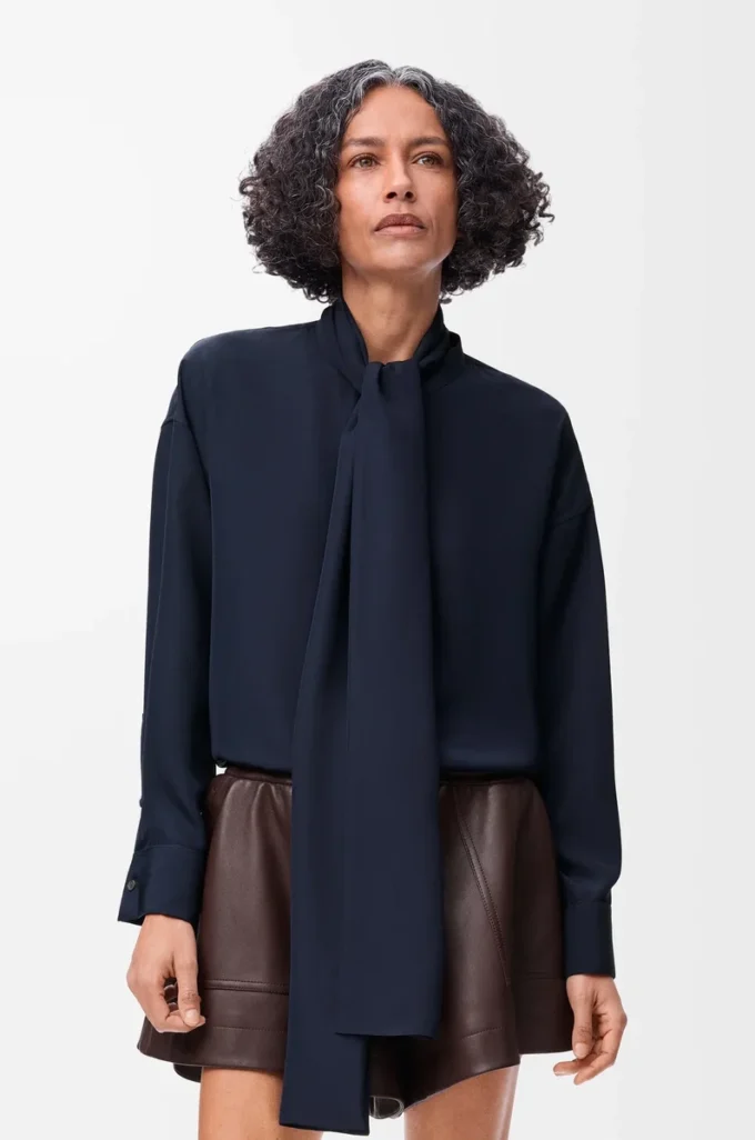 Scarf shirt in silk Navy Blue Scarf shirt in silk Navy Blue