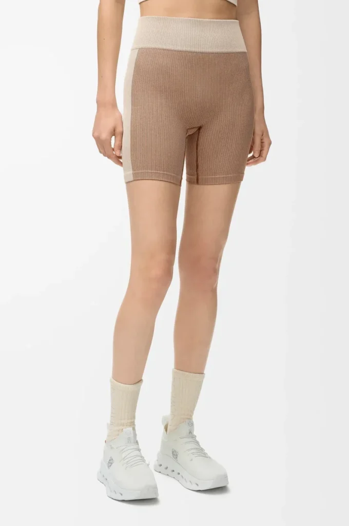 Seamless shorts in technical jersey Ivory Seamless shorts in technical jersey Ivory