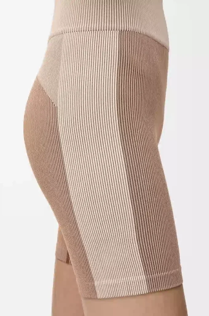 Seamless shorts in technical jersey Ivory Seamless shorts in technical jersey Ivory