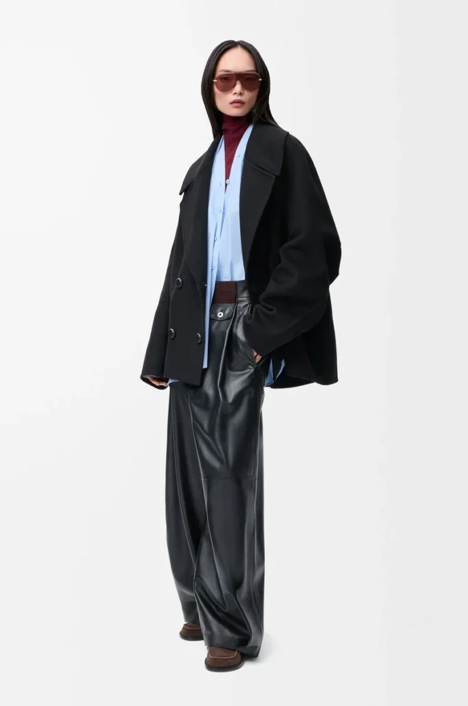 Short coat in wool Black Short coat in wool Black
