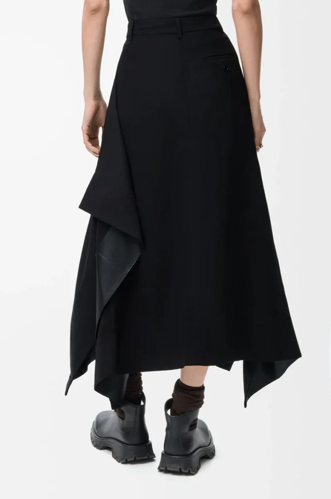 Skirt in stretch viscose Black Skirt in stretch viscose Black