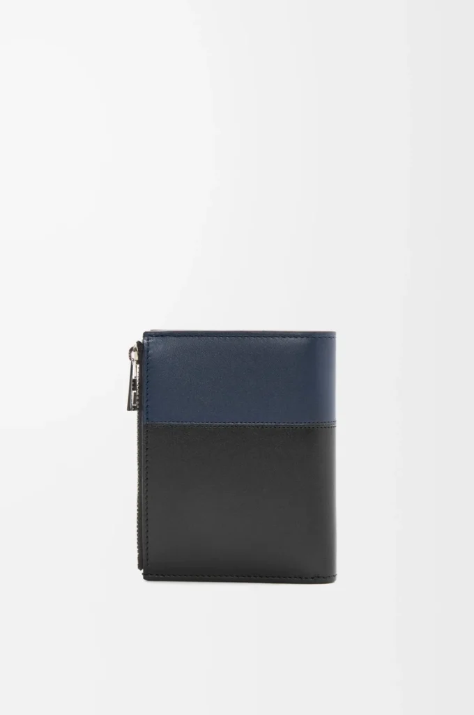 Slim compact wallet in shiny calfskin Black/Deep Navy Slim compact wallet in shiny calfskin Black/Deep Navy
