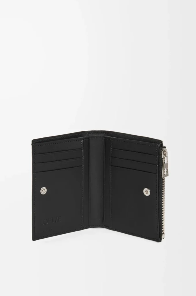 Slim compact walllet in textured classic calfskin Black Slim compact walllet in textured classic calfskin Black