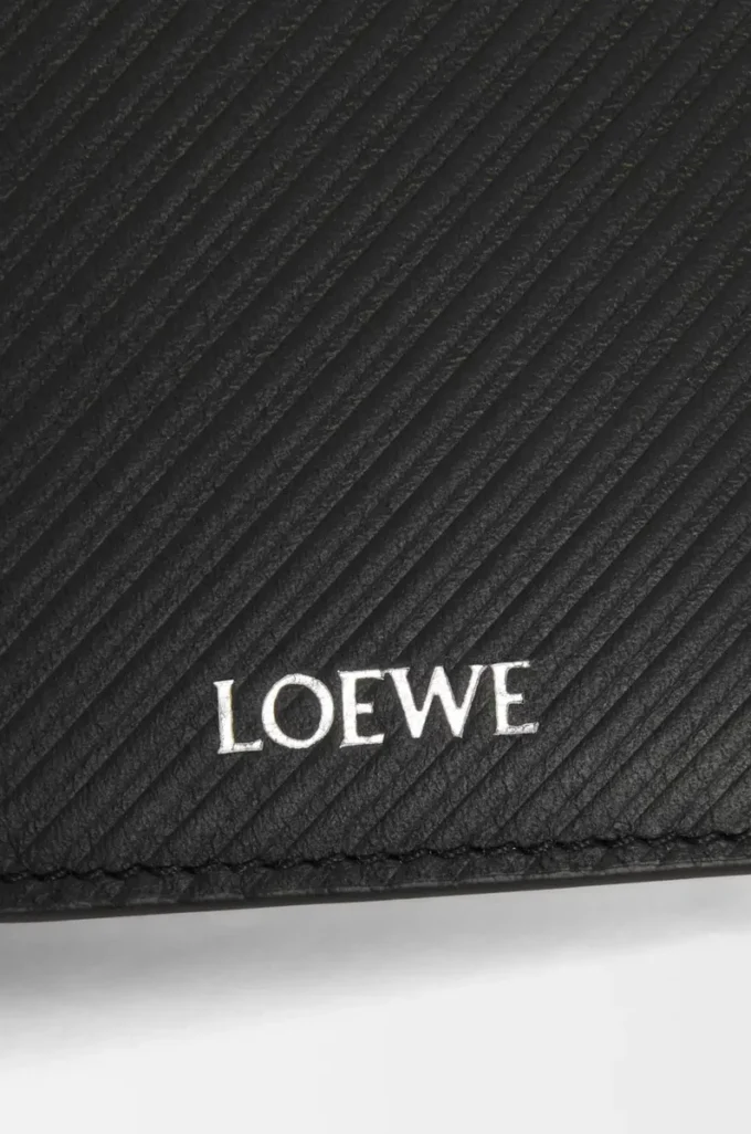 Slim compact walllet in textured classic calfskin Black Slim compact walllet in textured classic calfskin Black