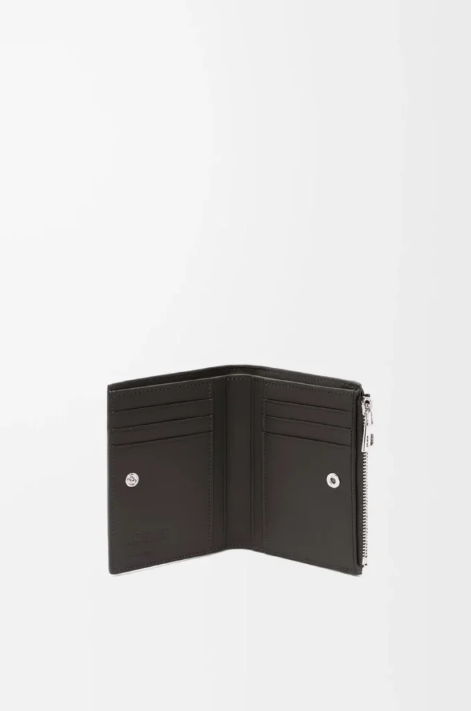 Slim compact walllet in textured classic calfskin Dark Grey